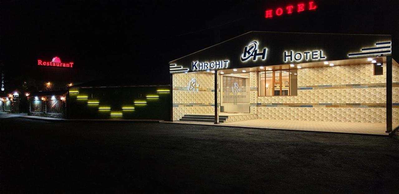 Khrchit Hotell Martuni Exteriör bild